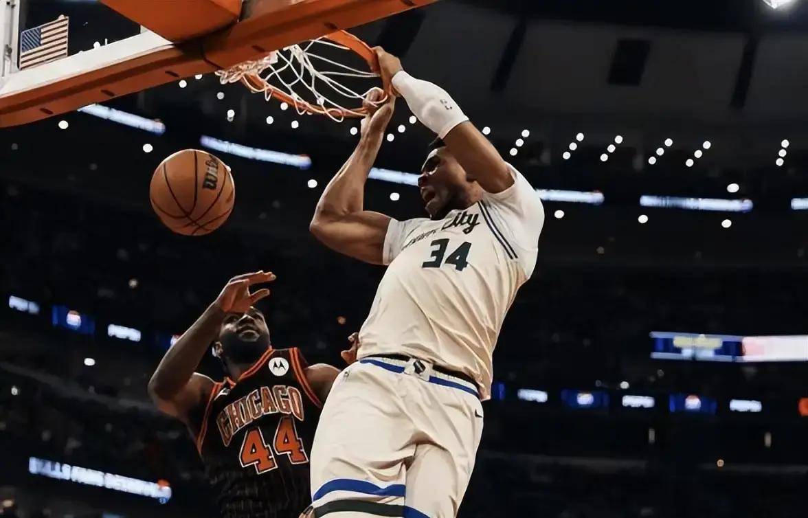 Kaiyun-字母哥回归赛场，连败首场状态亮眼，公牛观众沸腾！的简单介绍