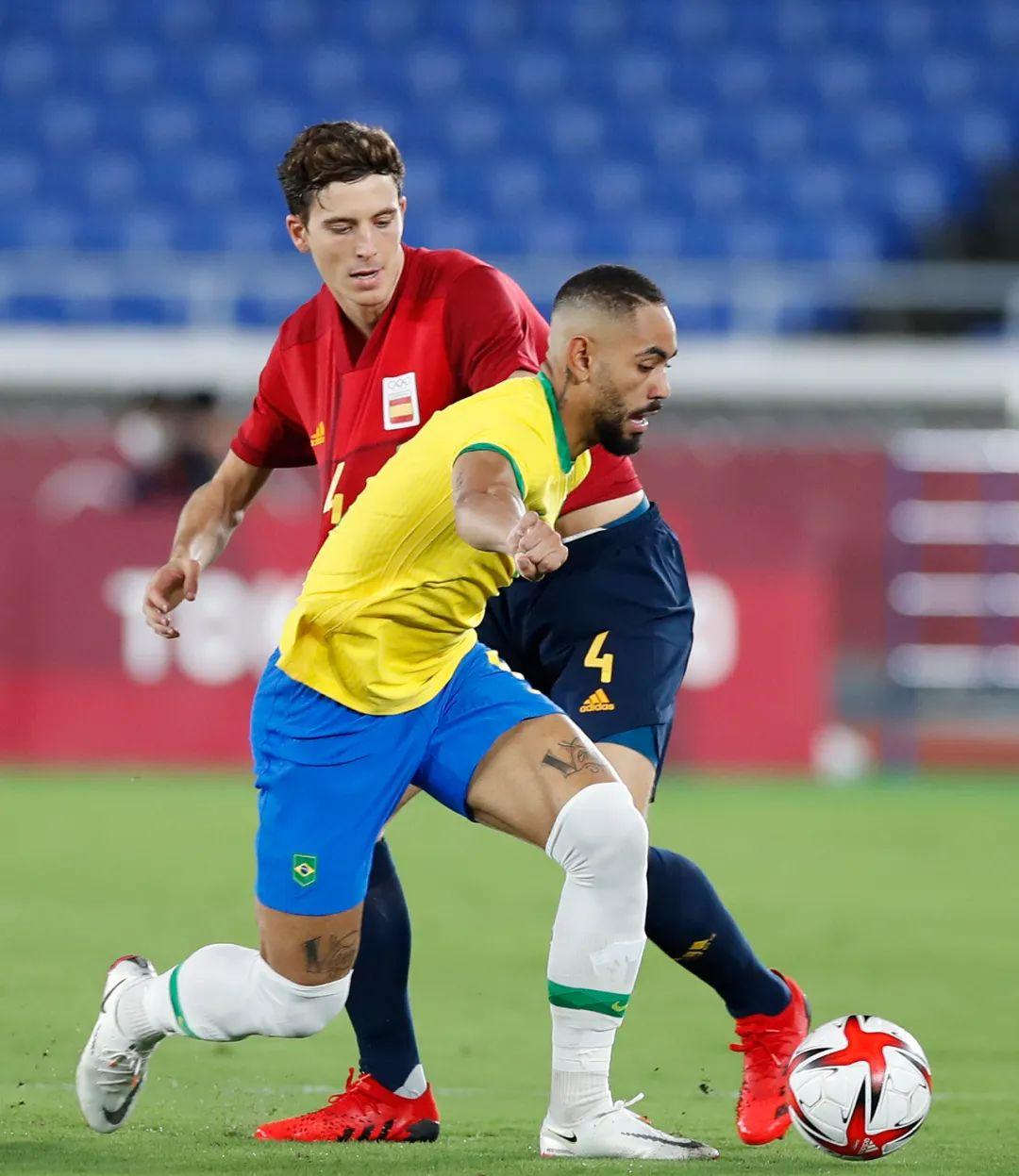 开云-关于西亚卡姆在巴塞罗那比赛中赛事规则更新，回归赛场引发热议！的信息